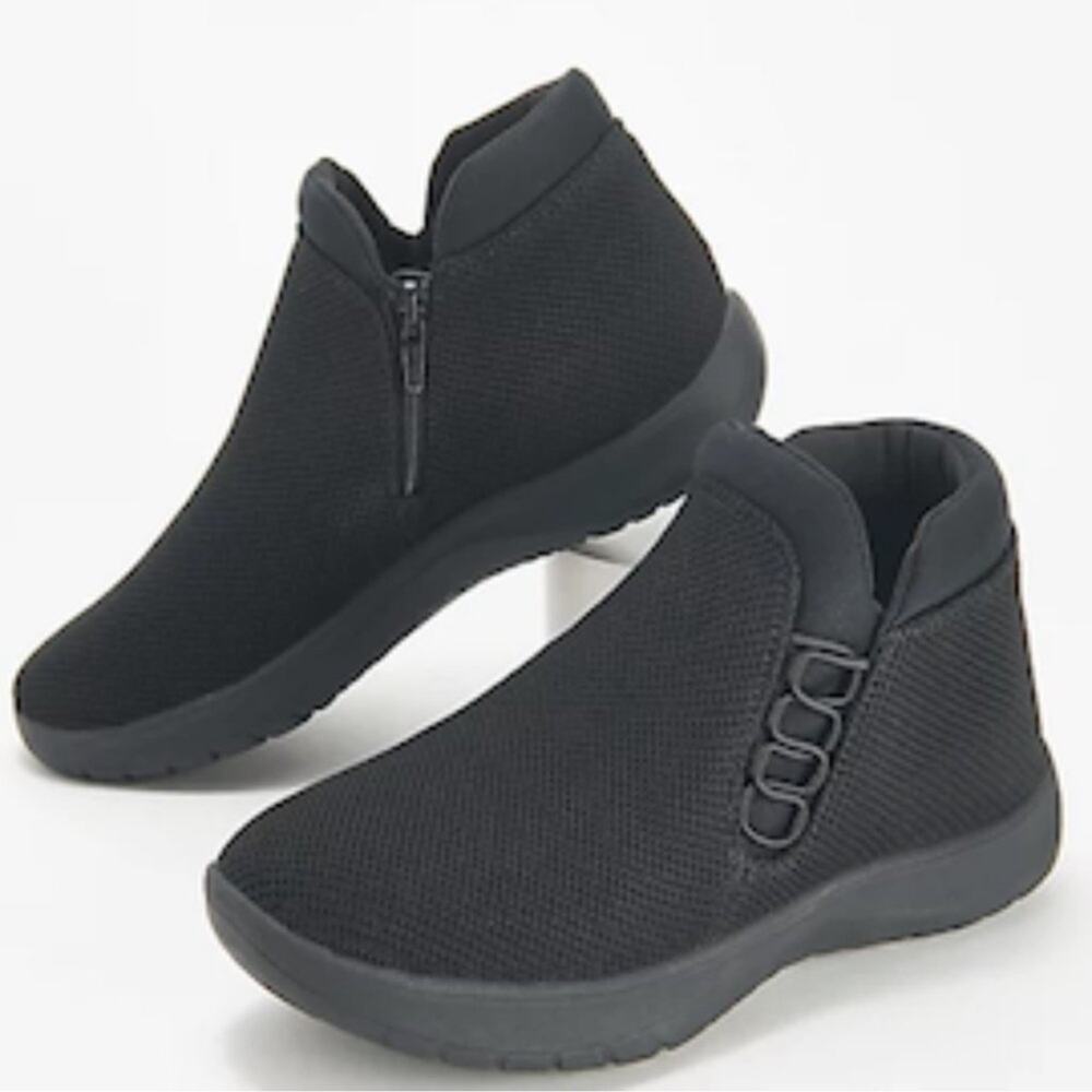Clarks Adella Cloudsteppers Booties 11 NIB Washable Travel Comfort Shoes